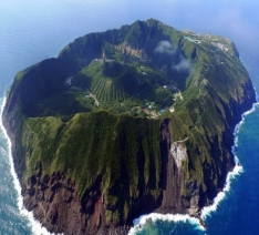 aogoshima-island-volcano-800x500.jpg